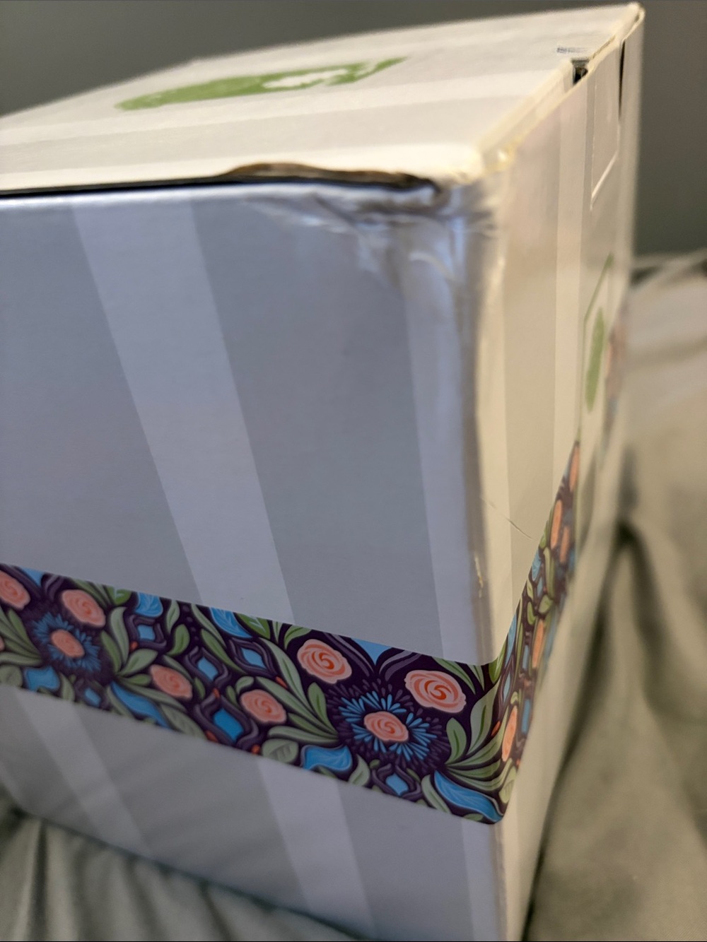 Scentsy White Letterboard with Floral Accent Band - Picture 3 of 4